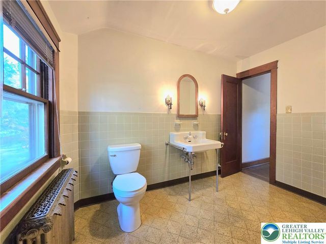 105 Pine Top Trail, Bethlehem City, PA 18017