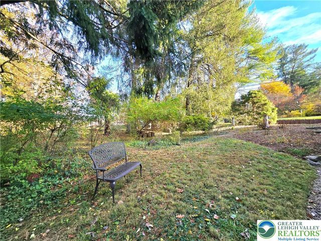 105 Pine Top Trail, Bethlehem City, PA 18017