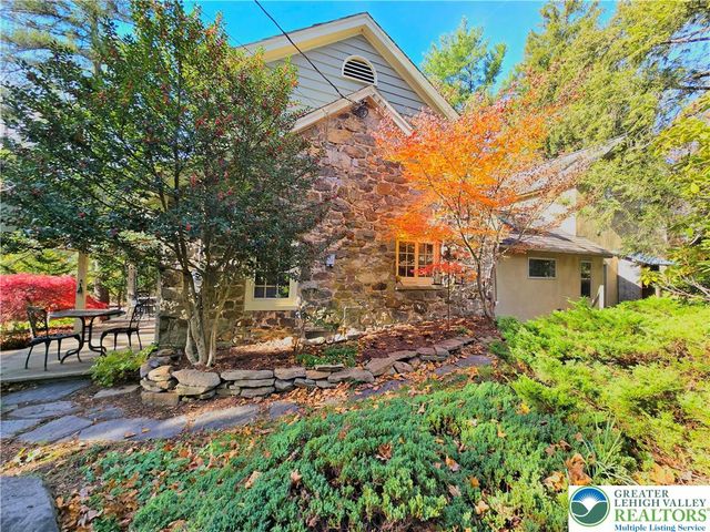 105 Pine Top Trail, Bethlehem City, PA 18017