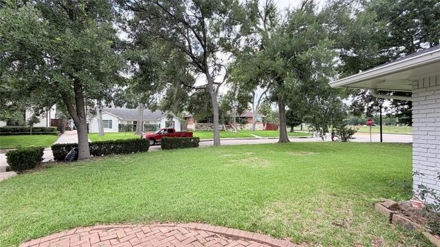 3310 N Braeswood Boulevard, Houston, TX 77025