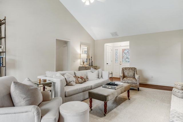 2728 Sunbird Cove, Fort Wayne, IN 46804