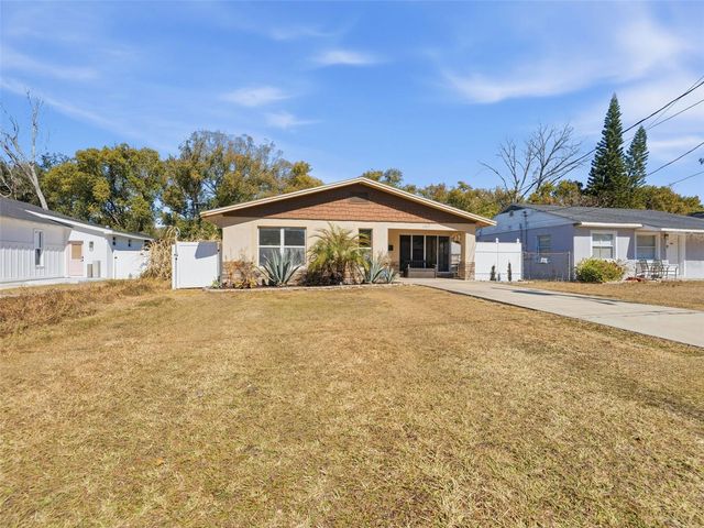 207 W BROAD STREET, Tampa, FL 33604