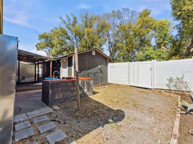 207 W BROAD STREET, Tampa, FL 33604