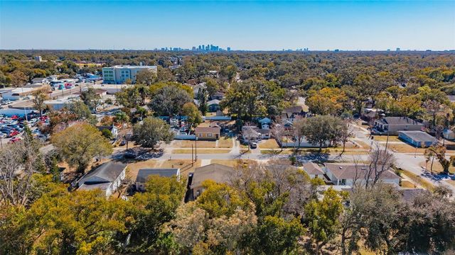 207 W BROAD STREET, Tampa, FL 33604