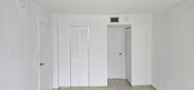 4851 NW 26TH Court 338, Lauderdale Lakes, FL 33313