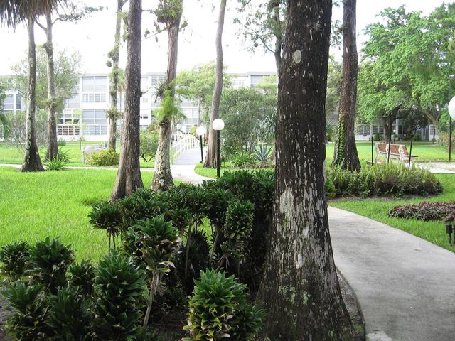 4851 NW 26TH Court 338, Lauderdale Lakes, FL 33313