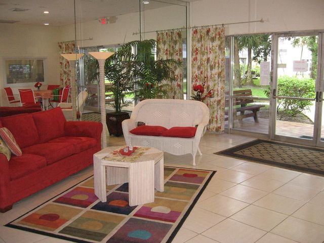 4851 NW 26TH Court 338, Lauderdale Lakes, FL 33313
