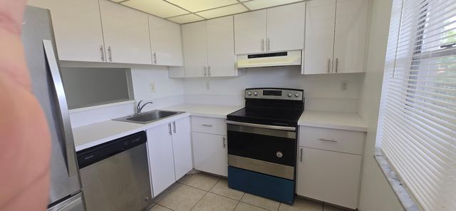 4851 NW 26TH Court 338, Lauderdale Lakes, FL 33313