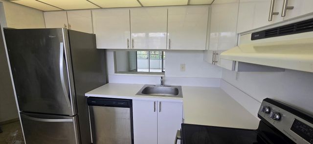 4851 NW 26TH Court 338, Lauderdale Lakes, FL 33313