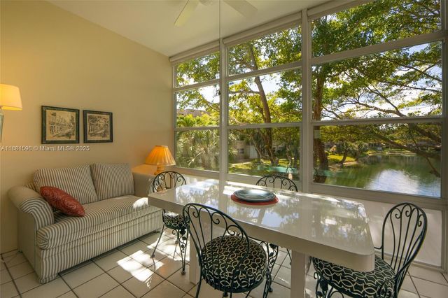 5000 NW 36th St 509, Lauderdale Lakes, FL 33319