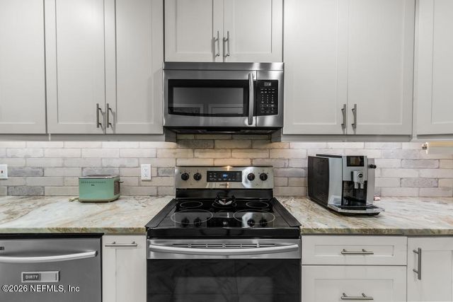 1602 7TH Street N, Jacksonville Beach, FL 32250