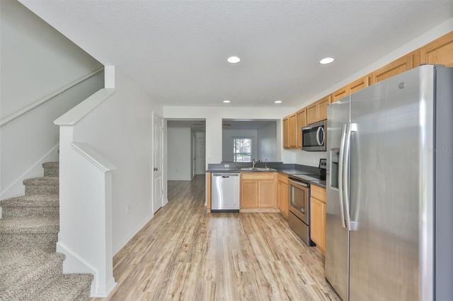 6824 DARTMOUTH HILL STREET, Riverview, FL 33578