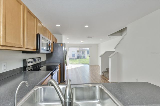 6824 DARTMOUTH HILL STREET, Riverview, FL 33578