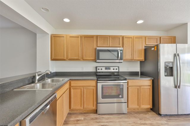 6824 DARTMOUTH HILL STREET, Riverview, FL 33578