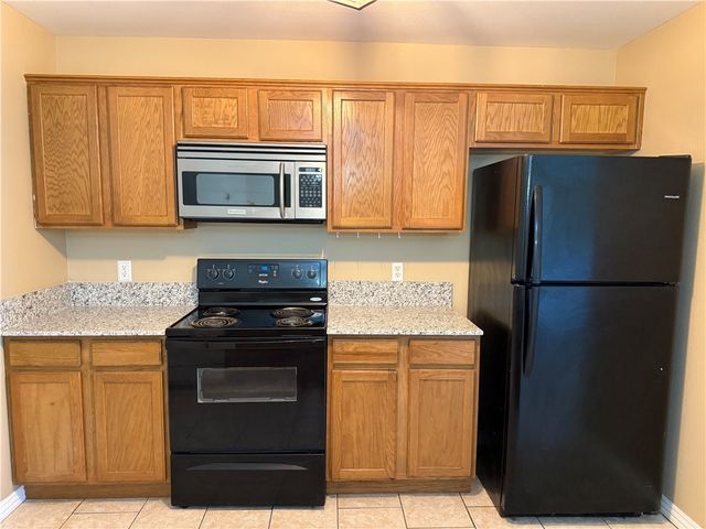 6299 W Milliken Bend, Fayetteville, AR 72704
