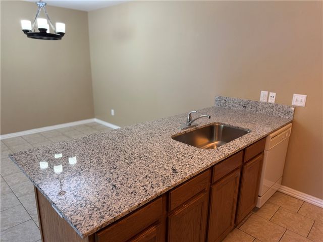 6299 W Milliken Bend, Fayetteville, AR 72704