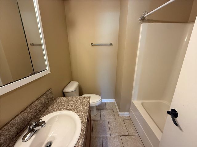 6299 W Milliken Bend, Fayetteville, AR 72704