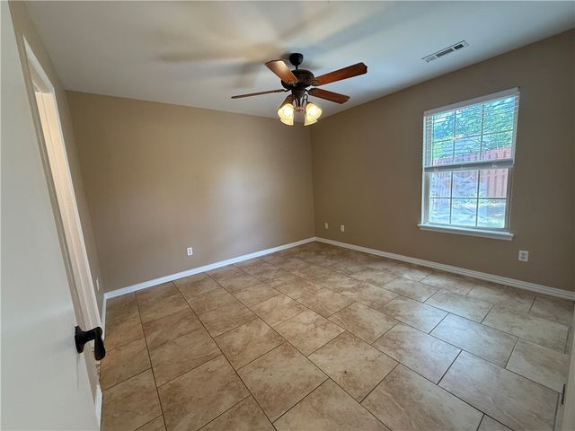 6299 W Milliken Bend, Fayetteville, AR 72704