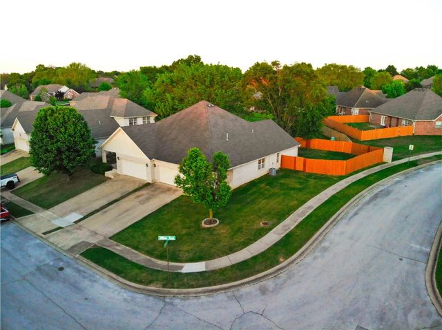 6299 W Milliken Bend, Fayetteville, AR 72704