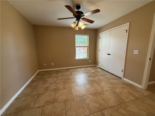 6299 W Milliken Bend, Fayetteville, AR 72704