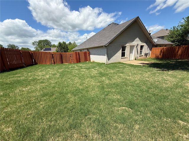 6299 W Milliken Bend, Fayetteville, AR 72704
