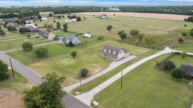 392 Old Highway 6, Howe, TX 75459