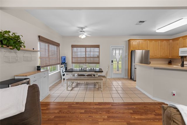 392 Old Highway 6, Howe, TX 75459