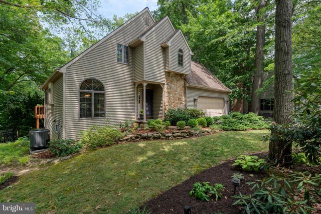 2861 SPRING VALLEY RD, Lancaster, PA 17601