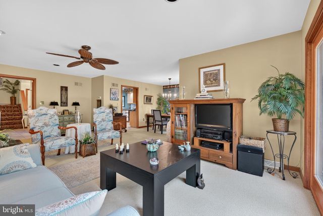 2861 SPRING VALLEY RD, Lancaster, PA 17601