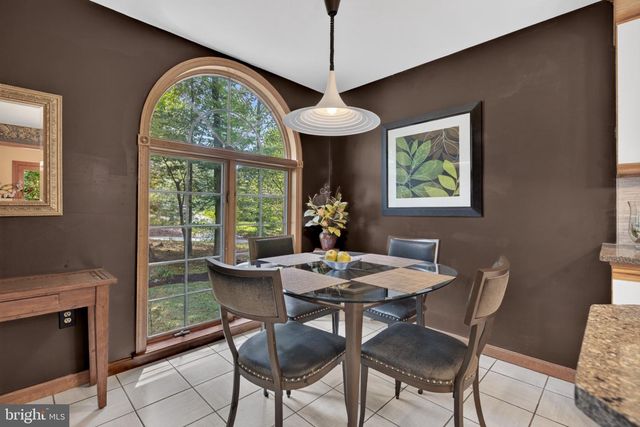 2861 SPRING VALLEY RD, Lancaster, PA 17601