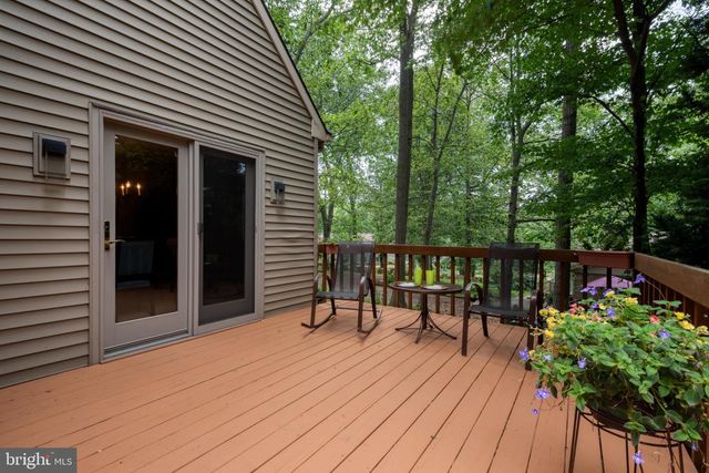 2861 SPRING VALLEY RD, Lancaster, PA 17601