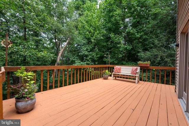 2861 SPRING VALLEY RD, Lancaster, PA 17601
