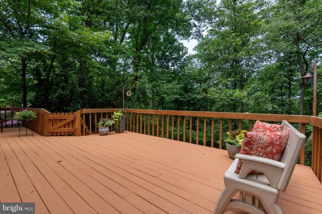 2861 SPRING VALLEY RD, Lancaster, PA 17601