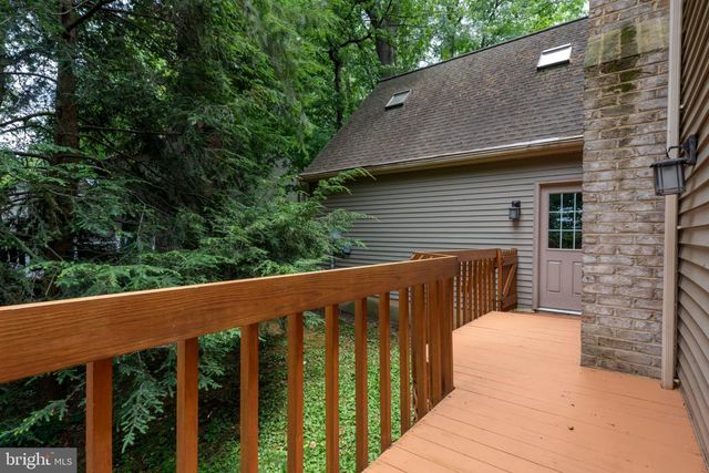 2861 SPRING VALLEY RD, Lancaster, PA 17601