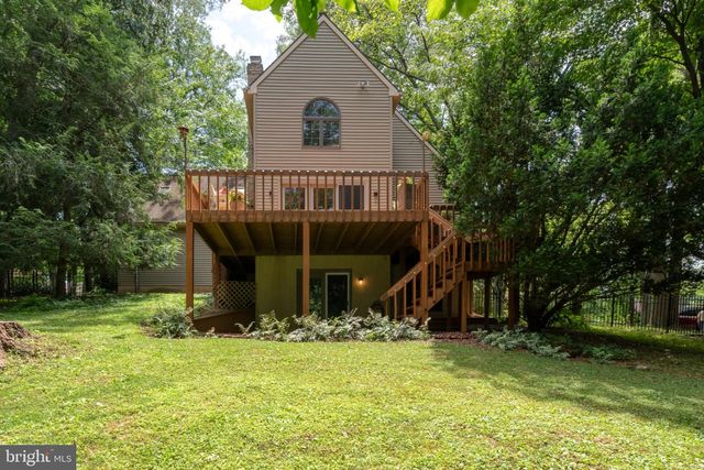 2861 SPRING VALLEY RD, Lancaster, PA 17601
