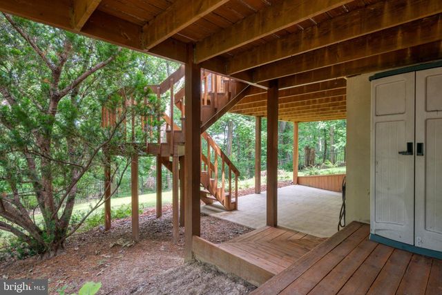 2861 SPRING VALLEY RD, Lancaster, PA 17601