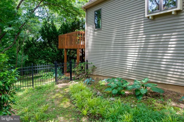 2861 SPRING VALLEY RD, Lancaster, PA 17601