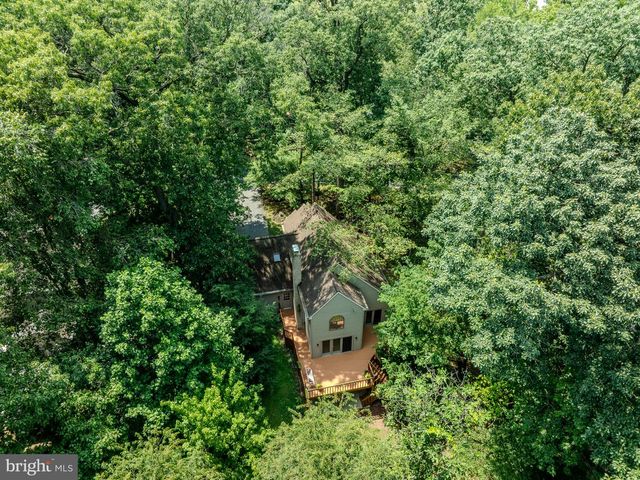 2861 SPRING VALLEY RD, Lancaster, PA 17601