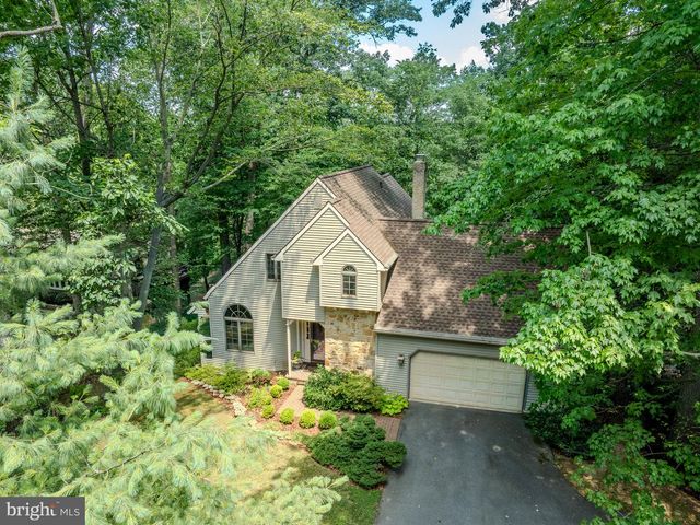 2861 SPRING VALLEY RD, Lancaster, PA 17601