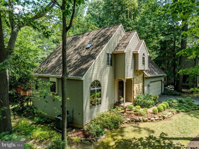 2861 SPRING VALLEY RD, Lancaster, PA 17601