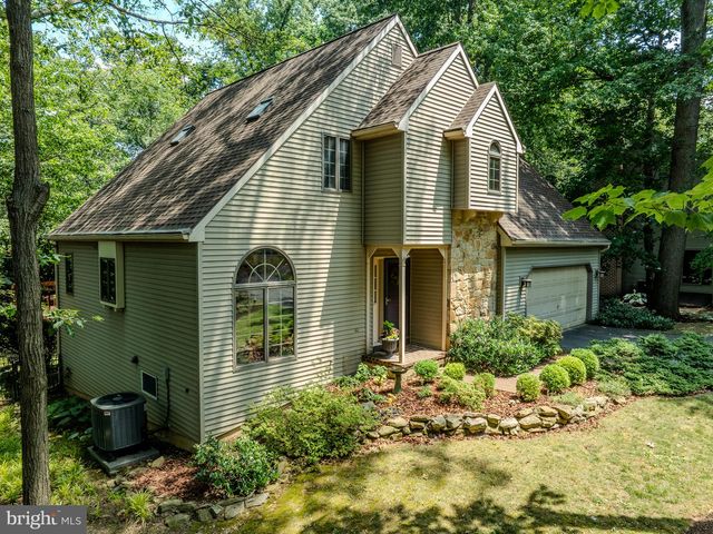 2861 SPRING VALLEY RD, Lancaster, PA 17601