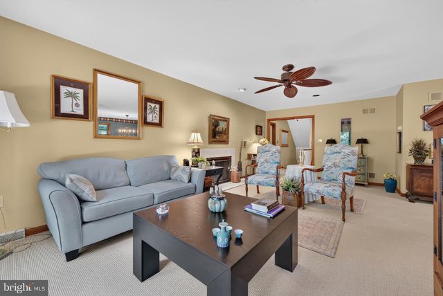 2861 SPRING VALLEY RD, Lancaster, PA 17601