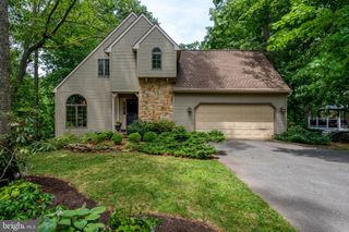 2861 SPRING VALLEY RD, Lancaster, PA 17601
