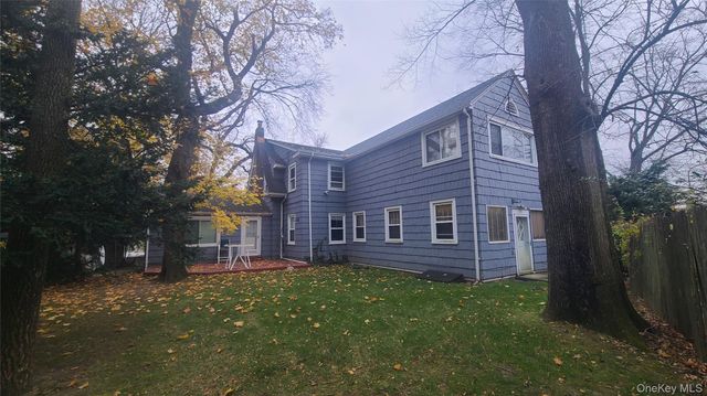 2 Addison Lane, Greenvale, NY 11548