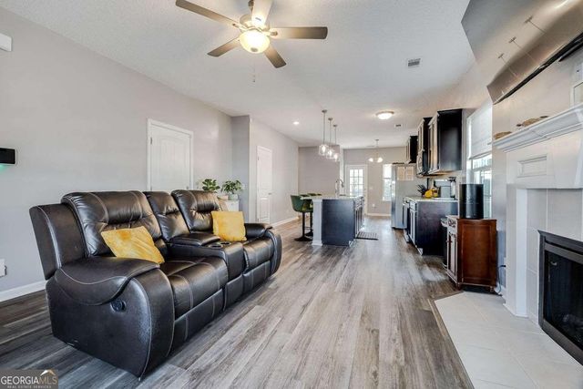 224 Brightleaf Circle, Hinesville, GA 31313