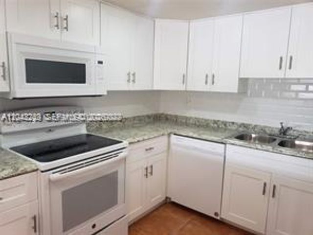 20 NW 87th Avenue A214, Miami, FL 33172