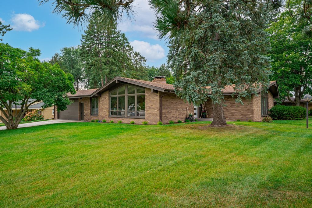 5075 WELSH Road, Rockford, IL 61107