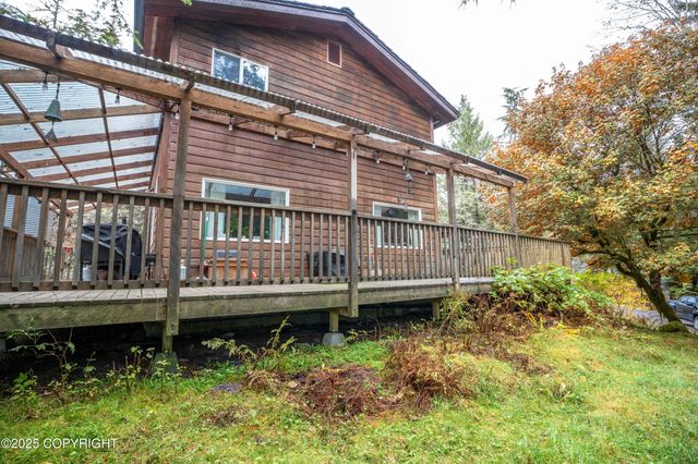 39 Lake Road, Ketchikan, AK 99901
