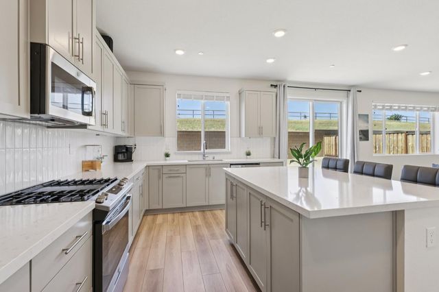 3946 Needham St, Tracy, CA 95377