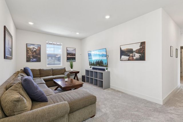 3946 Needham St, Tracy, CA 95377